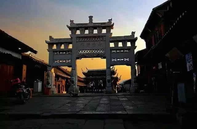 江苏企业悬赏百万征集福州一执法人员违法线索，合法吗？律师解读三大焦点